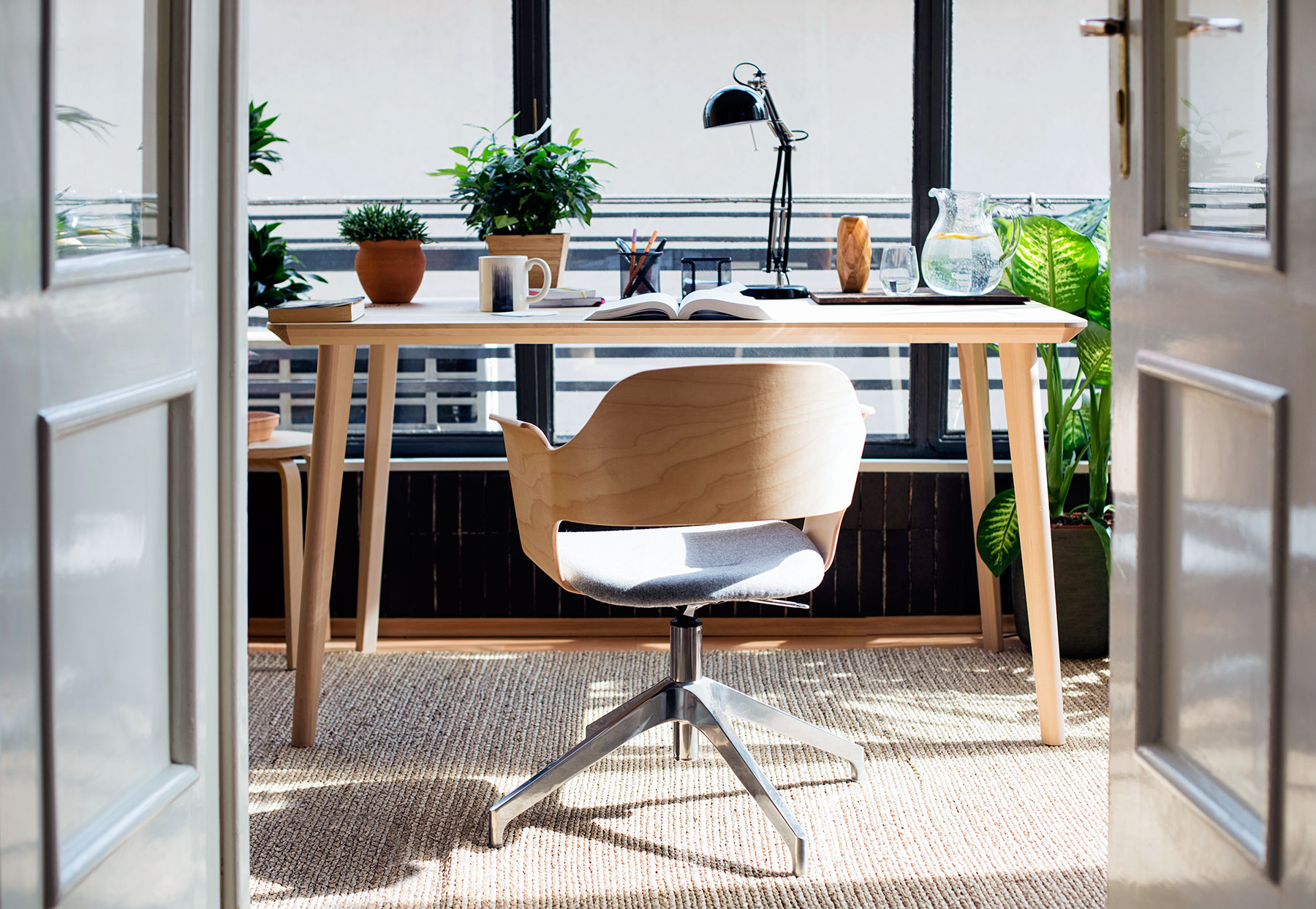 10 Office Decorating Ideas for a Better Workspace
