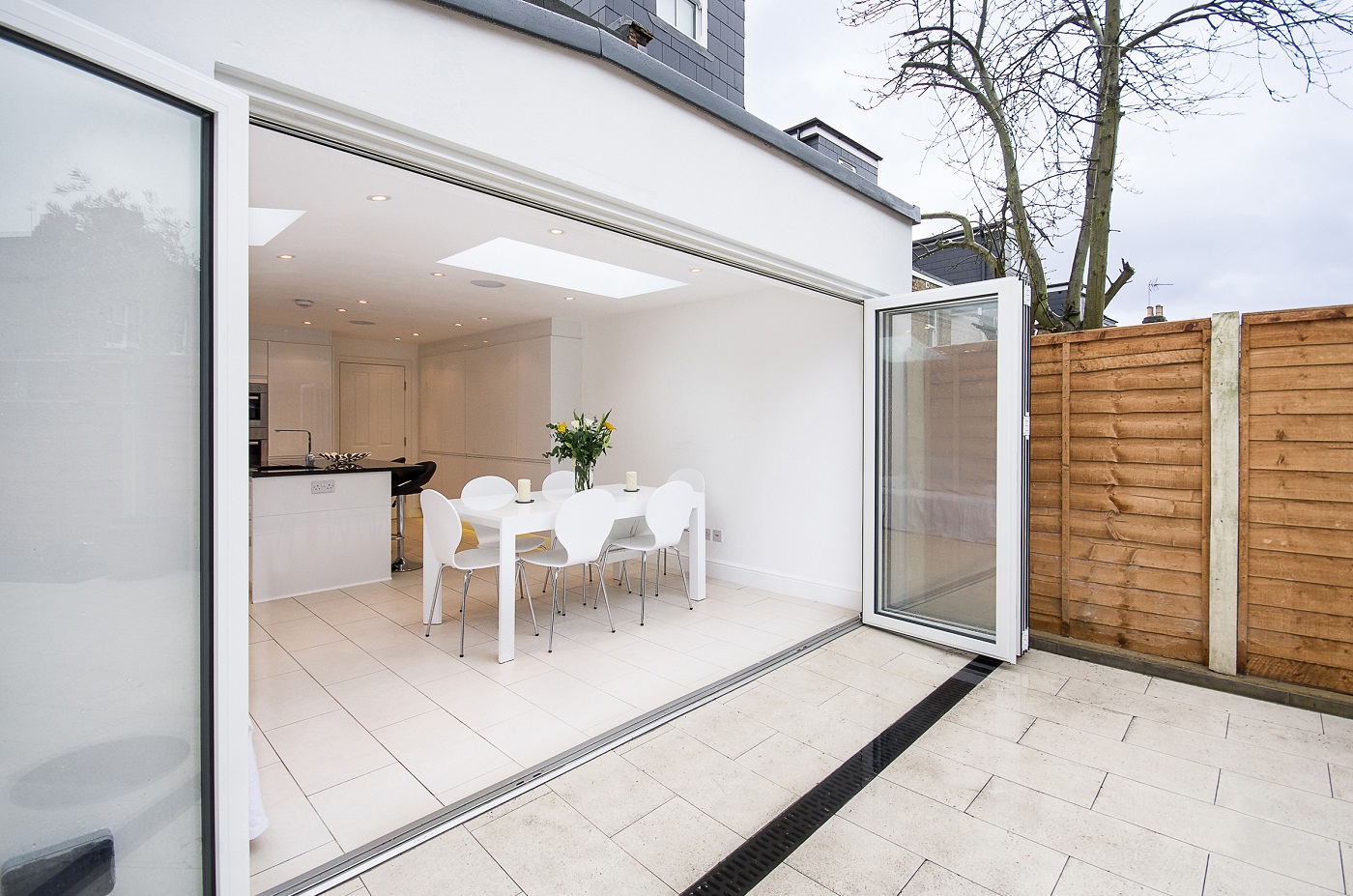 Tips To Use Bi-Fold Doors For Home