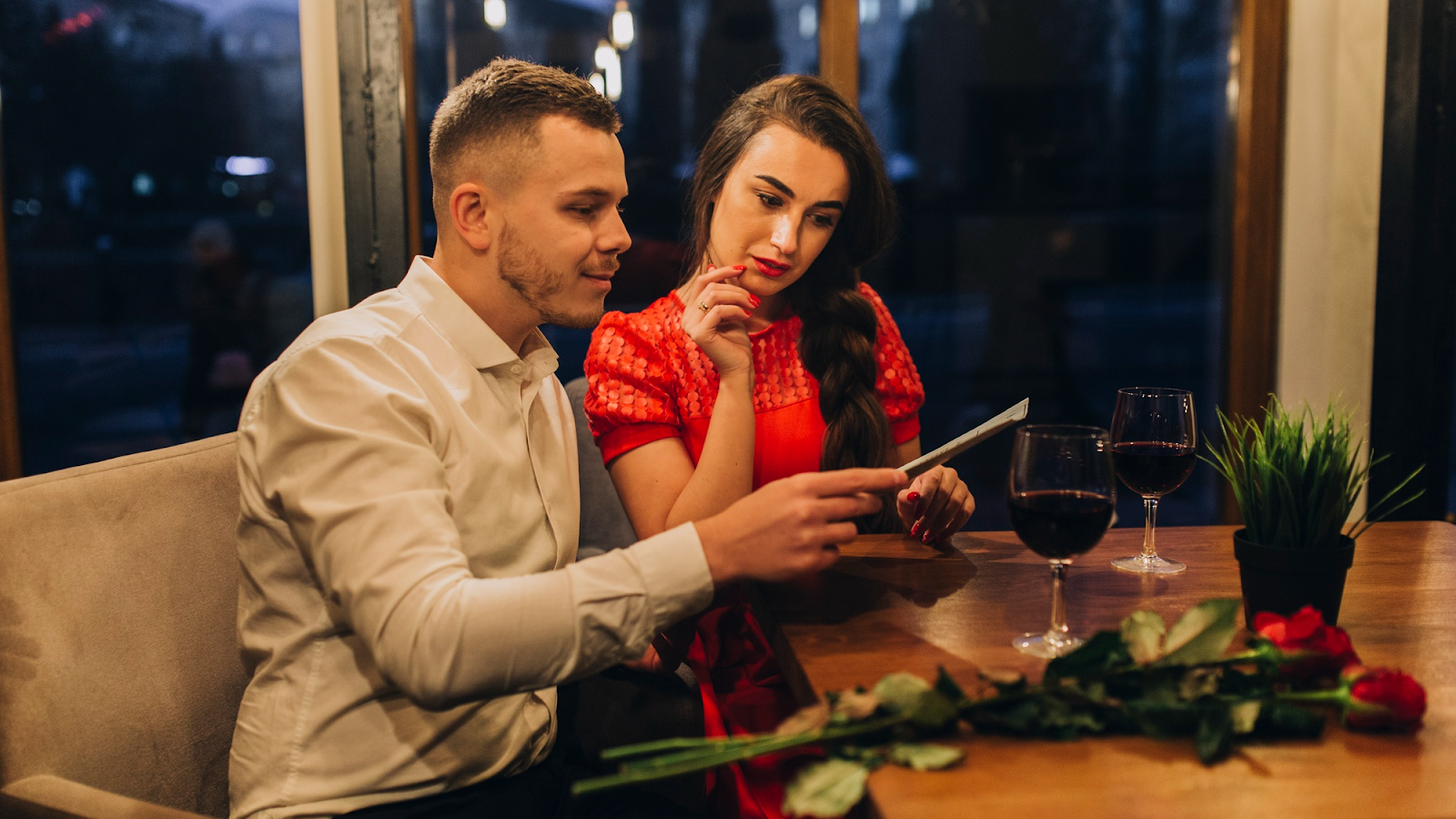 Here’s Why People Are Ditching Dating Apps to Meet in Real Life