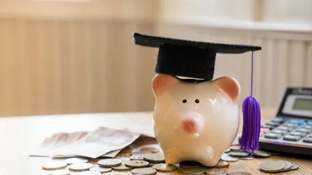 Navigating the College Scholarship Application Process Tips and Tricks for High School Students